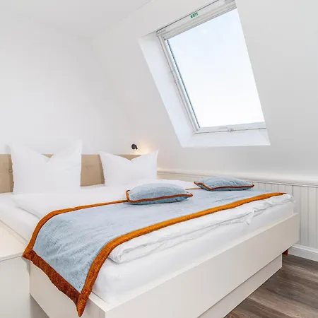 Tom's Hof Ferienwhg Alex Апартаменты Дирхаген